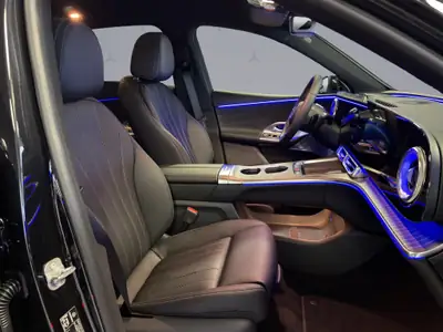 Mercedes-Benz GLC 300 4Matic — SUV électrique performant, 20 km seulement — Miniatura 17