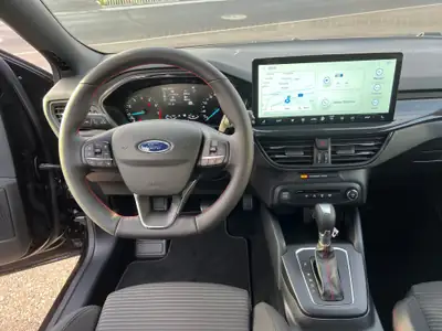 Ford Focus 1.0 MHEV ST-Line — Break hybride léger, transmission automatique, 155 ch — détail