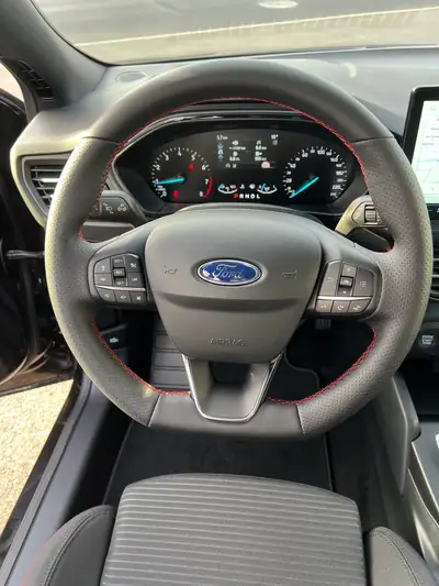 Ford Focus 1.0 MHEV ST-Line — Break hybride léger, transmission automatique, 155 ch — Miniature 7