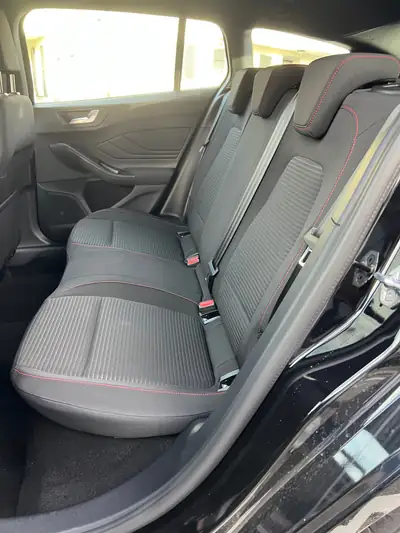 Ford Focus 1.0 MHEV ST-Line — Break hybride léger, transmission automatique, 155 ch — Miniature 10
