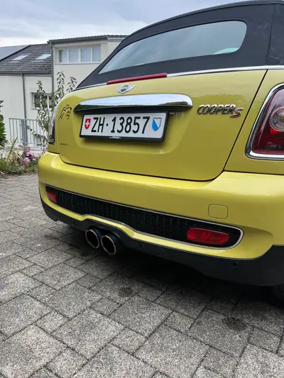 MINI Cabrio Cooper S 174 ch — Roadster compact sportif, full tuning Jon Cooper Works — intérieur