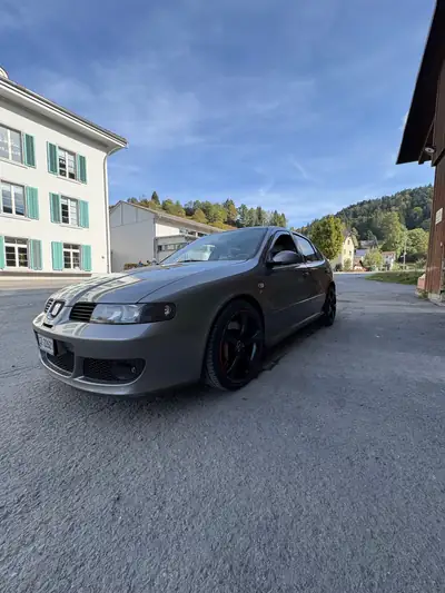 SEAT Leon 1.8 20VT 225 Cupra R — Sportive thermique, sans accident, 153'605 km — côté