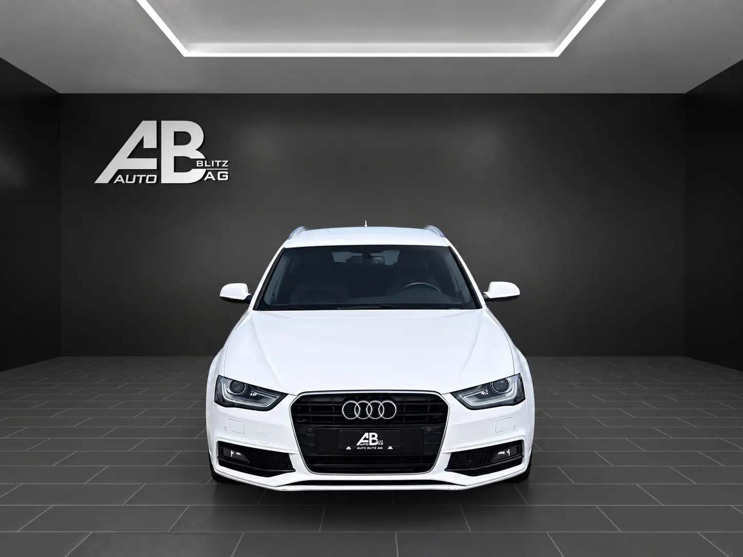 Audi A4 Avant 2.0 TDI S-Line — Break diesel 177 ch, entretien frais, zéro sinistre