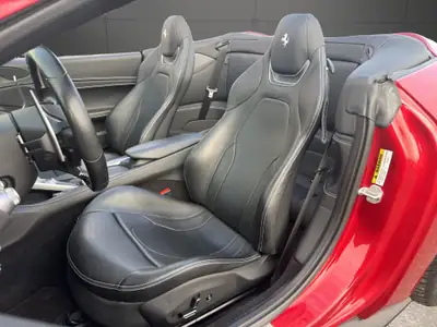Ferrari Portofino 3.9 V8 T — Cabriolet sportif 600 ch, état impeccable — Miniatura 13