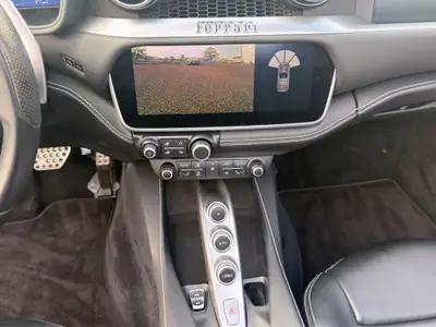 Ferrari Portofino 3.9 V8 T — Cabriolet sportif 600 ch, état impeccable — Miniatura 23
