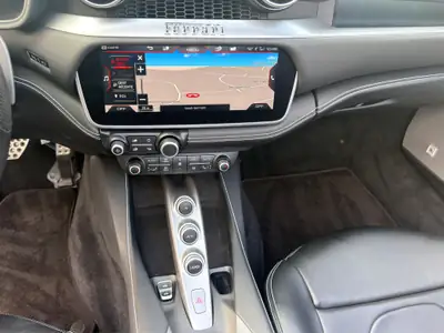 Ferrari Portofino 3.9 V8 T — Cabriolet sportif 600 ch, état impeccable — Miniatura 24
