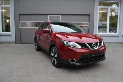 Nissan Qashqai 1.2 DIG-T — Toit panoramique, navigation intégrée, 39 500 km seulement — vista posteriore