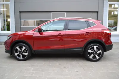 Nissan Qashqai 1.2 DIG-T — Toit panoramique, navigation intégrée, 39 500 km seulement — interni