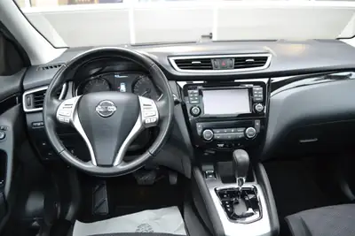 Nissan Qashqai 1.2 DIG-T — Toit panoramique, navigation intégrée, 39 500 km seulement — Miniatura 7