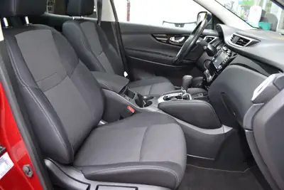 Nissan Qashqai 1.2 DIG-T — Toit panoramique, navigation intégrée, 39 500 km seulement — Miniatura 12
