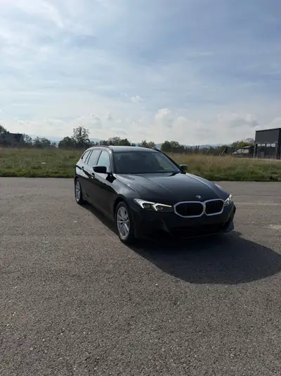BMW 318i 2023 — Berline élégante, faible kilométrage et consommation maîtrisée — exterior view