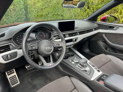 Audi A5 Cabriolet Quattro 2.0 TFSI — Roadster sportif rouge métallisé, 35 500 km — Detail