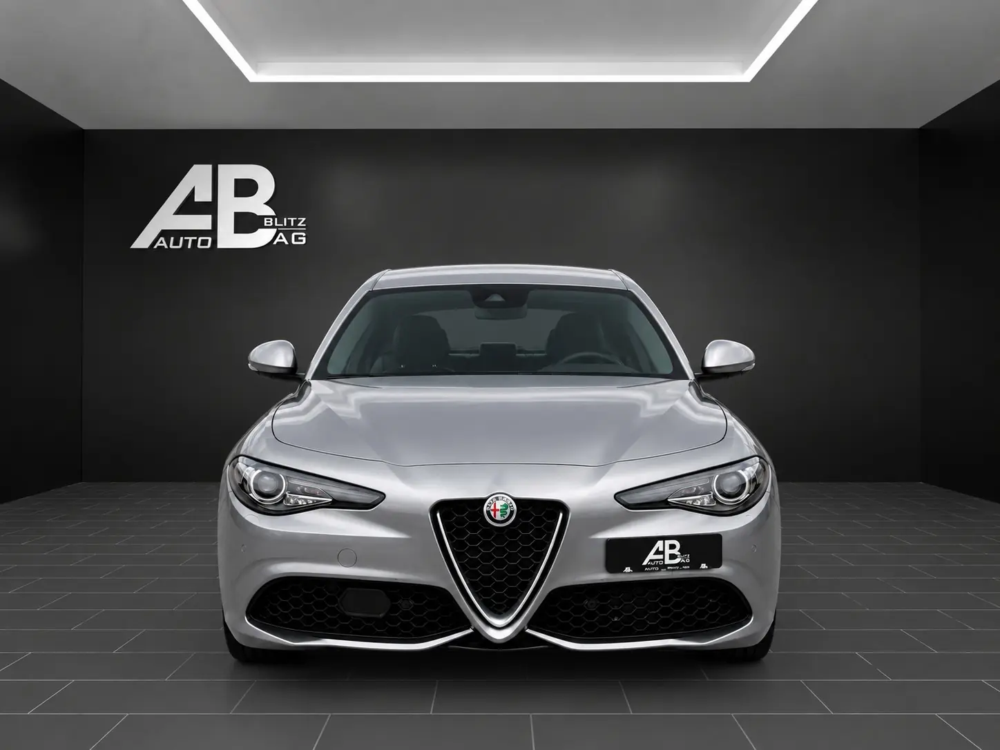 Alfa Romeo Giulia 2.0 Veloce Q4 — 280 ch, transmission intégrale, révisée et garantie