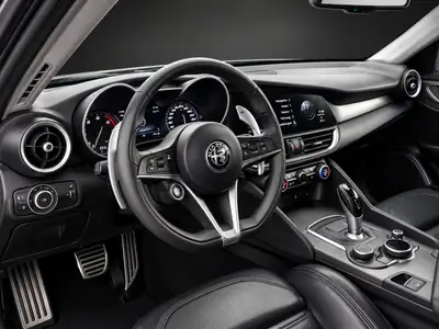 Alfa Romeo Giulia 2.0 Veloce Q4 — 280 ch, transmission intégrale, révisée et garantie — Miniatura 8
