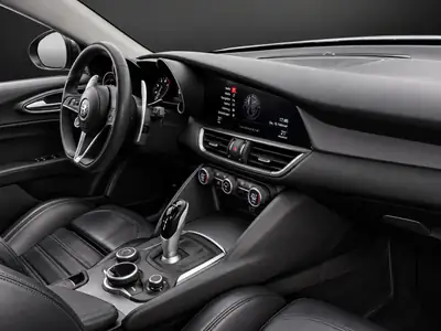 Alfa Romeo Giulia 2.0 Veloce Q4 — 280 ch, transmission intégrale, révisée et garantie — Miniatura 10