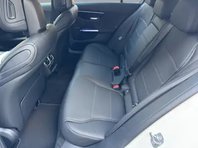 Mercedes-Benz Classe C Break 220 d — Diesel hybride mild, traction intégrale et prestige suisse — Miniatura 11