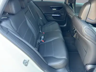 Mercedes-Benz Classe C Break 220 d — Diesel hybride mild, traction intégrale et prestige suisse — Miniatura 18