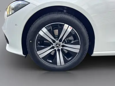 Mercedes-Benz Classe C Break 220 d — Diesel hybride mild, traction intégrale et prestige suisse — Miniatura 22
