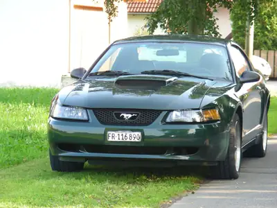 Ford Mustang GT Bullitt 2002 — Légende américaine verte, 238 ch et seulement 50 600 km — intérieur