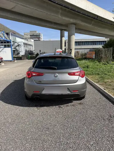Alfa Romeo Giulietta 1.4 TB 170 CV — Italiana sportive, révisions neuves, MFK valide — côté