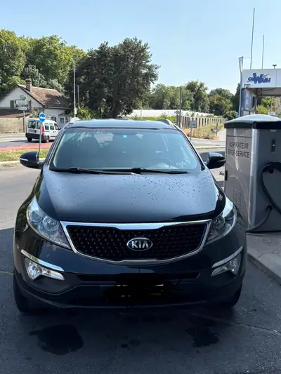 Kia Sportage 2016 — SUV polyvalent, transmission manuelle, sans sinistre — Außenansicht