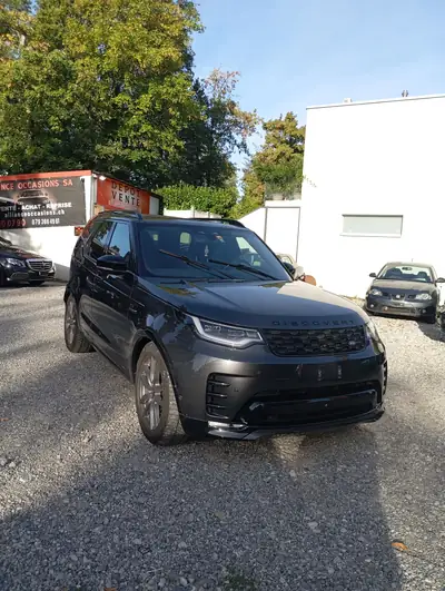 Land Rover Discovery 3.0D I6 250 SE — SUV premium 7 places, moteur 6-cylindres puissant — arrière