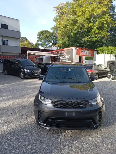 Land Rover Discovery 3.0D I6 250 SE — SUV premium 7 places, moteur 6-cylindres puissant — tableau de bord