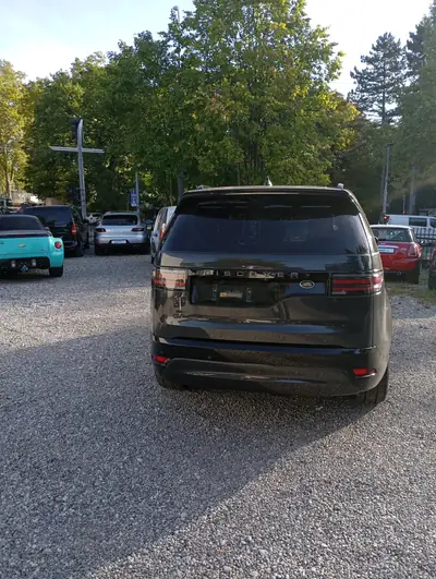 Land Rover Discovery 3.0D I6 250 SE — SUV premium 7 places, moteur 6-cylindres puissant — Miniature 8