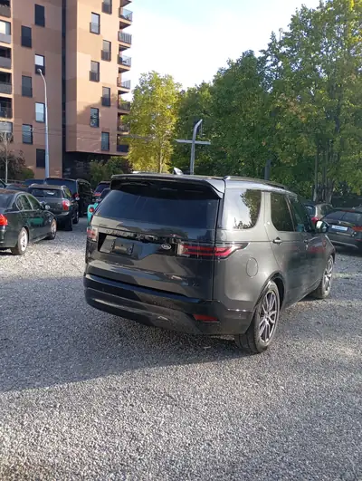 Land Rover Discovery 3.0D I6 250 SE — SUV premium 7 places, moteur 6-cylindres puissant — Miniature 7