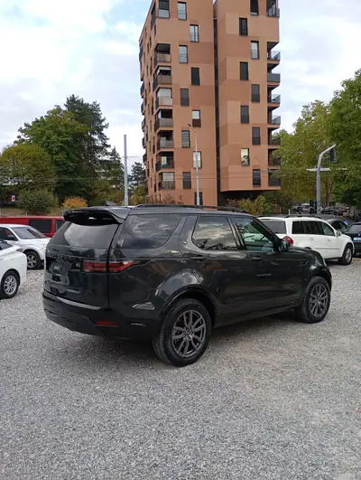 Land Rover Discovery 3.0D I6 250 SE — SUV premium 7 places, moteur 6-cylindres puissant — Miniature 15