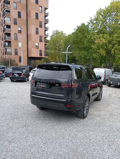 Land Rover Discovery 3.0D I6 250 SE — SUV premium 7 places, moteur 6-cylindres puissant — Miniature 16