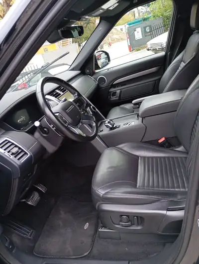 Land Rover Discovery 3.0D I6 250 SE — SUV premium 7 places, moteur 6-cylindres puissant — Miniature 21