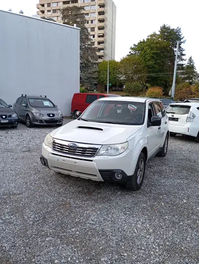 Subaru Forester 2.0D X Swiss — SUV robuste diesel, 229 000 km, sans sinistre — vue extérieure