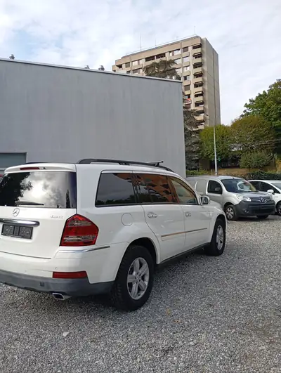 Mercedes-Benz GL 450 — SUV premium 7 places, sans accident, 158'000 km — Heckansicht