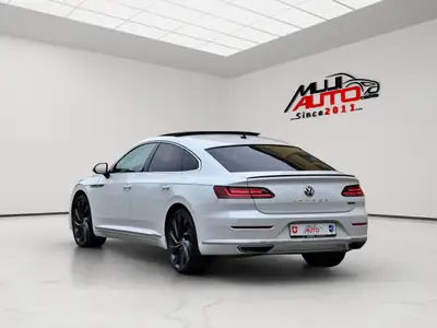 VW Arteon 2.0 TSI R-Line 4Motion — Berline élégante 280 ch, tout-terrain affirmé — vista posteriore