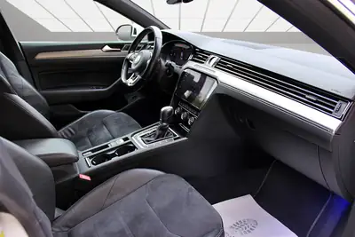 VW Arteon 2.0 TSI R-Line 4Motion — Berline élégante 280 ch, tout-terrain affirmé — Miniatura 13