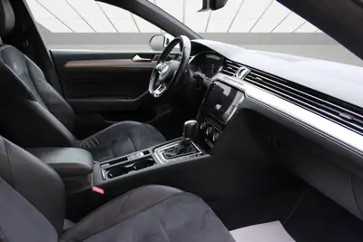 VW Arteon 2.0 TSI R-Line 4Motion — Berline élégante 280 ch, tout-terrain affirmé — Miniatura 15