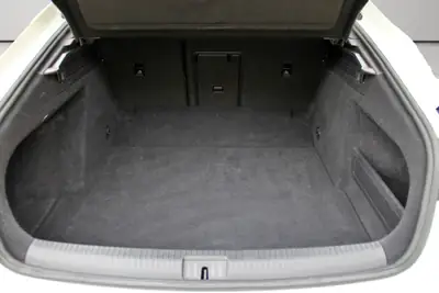 VW Arteon 2.0 TSI R-Line 4Motion — Berline élégante 280 ch, tout-terrain affirmé — Miniatura 16