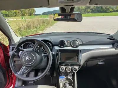 Suzuki Swift 1.2 Piz Sulai Top Hybrid 4x4 — Citadine polyvalente, technologie hybride et traction intégrale — arrière