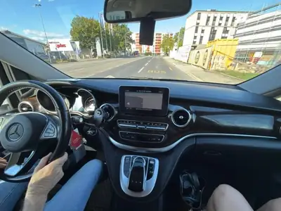 Mercedes-Benz V 250 — Monospace 7 places, diesel automatique, 77'150 km — détail