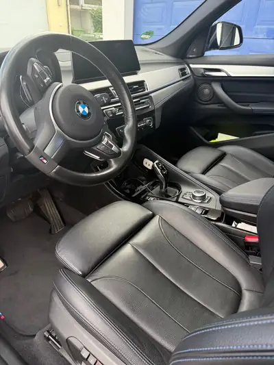 BMW X1 20d xDrive M Sport — SUV compact diesel performant, première main impeccable — Armaturenbrett