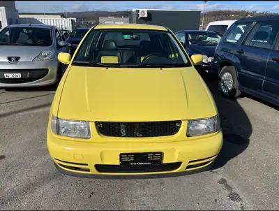 VW Polo 1.4 16V 100 — Citadine culte des années 90, sans accident — vista esterna
