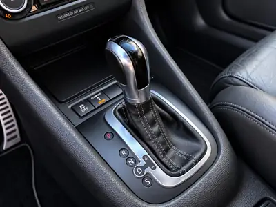 VW Golf 2.0 TSI R 4Motion DSG — Performance 270 ch, Transmission intégrale, Entretien VW complet — Miniature 15