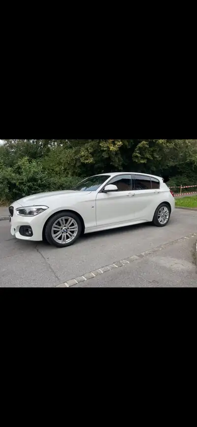 BMW 120d xDrive M Sport — Berline sportive diesel avec transmission automatique 8 rapports — vue extérieure