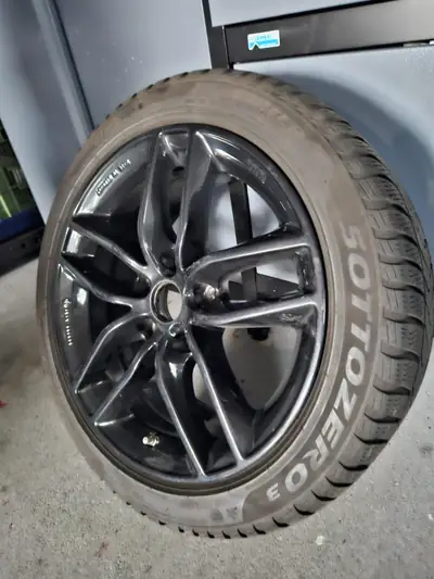 BMW 120d xDrive M Sport — Berline sportive diesel avec transmission automatique 8 rapports — détail