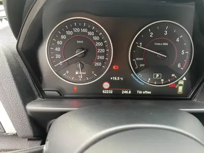 BMW 120d xDrive M Sport — Berline sportive diesel avec transmission automatique 8 rapports — Miniature 10