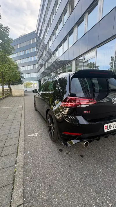 VW Golf 2.0 TSI GTI TCR — 290 ch dynamiques, DSG et jantes 18 pouces hivernales incluses — Miniature 7