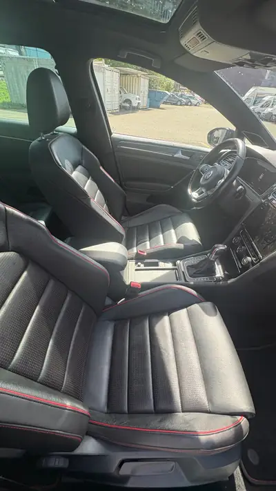 VW Golf 2.0 TSI GTI TCR — 290 ch dynamiques, DSG et jantes 18 pouces hivernales incluses — Miniature 11
