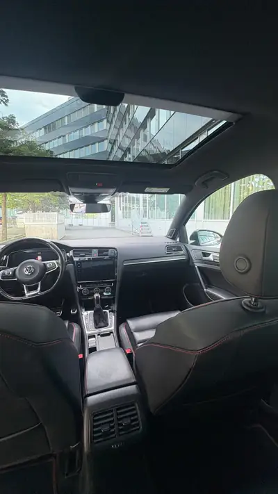 VW Golf 2.0 TSI GTI TCR — 290 ch dynamiques, DSG et jantes 18 pouces hivernales incluses — Miniature 13