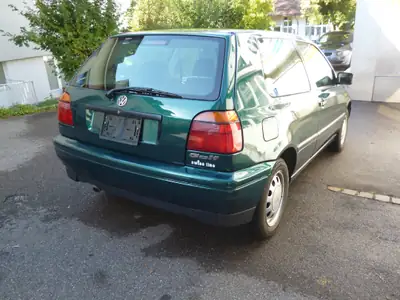 VW Golf 1.8 90 Swiss Line 1996 — Compacte emblématique, essence fiable et économe — détail
